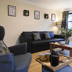 Lion House Apartment