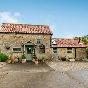 Holiday home Owl's Nest, Stearsby